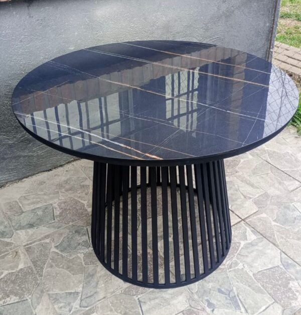Mesa Comedor con Base varillado 118 cm